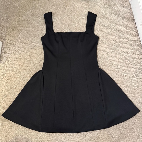 COMMENCE REVOLVE STYLE OLD MONEY  black square neck short dress SIZE M - Picture 9 of 13